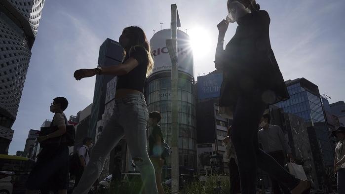 日本的新冠疫情仍然高企。(美聯社)