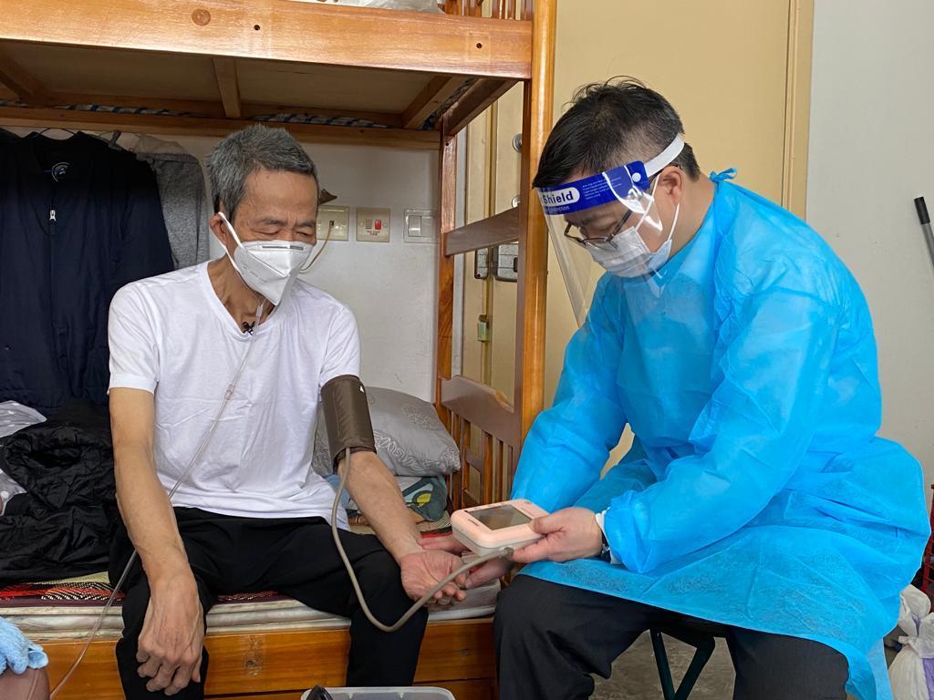 13間醫療機構下周一起繼續為已登記長者上門接種疫苗