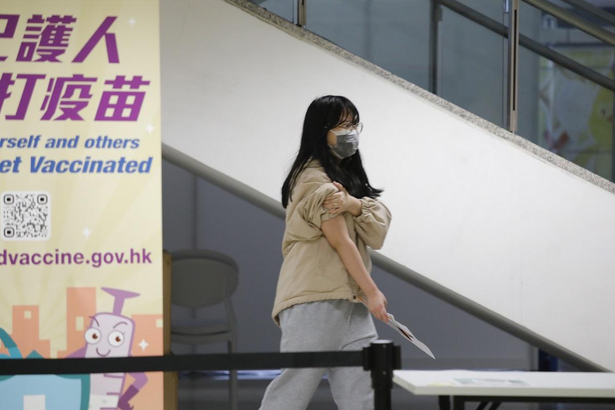 聯合科學委員會建議，新冠疫苗可與其他疫苗同時接種。(資料圖片／林俊源攝)