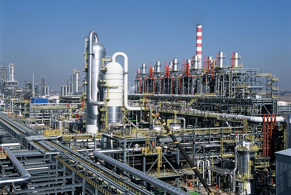 企業放榜｜中石化煉化中期息增三成
