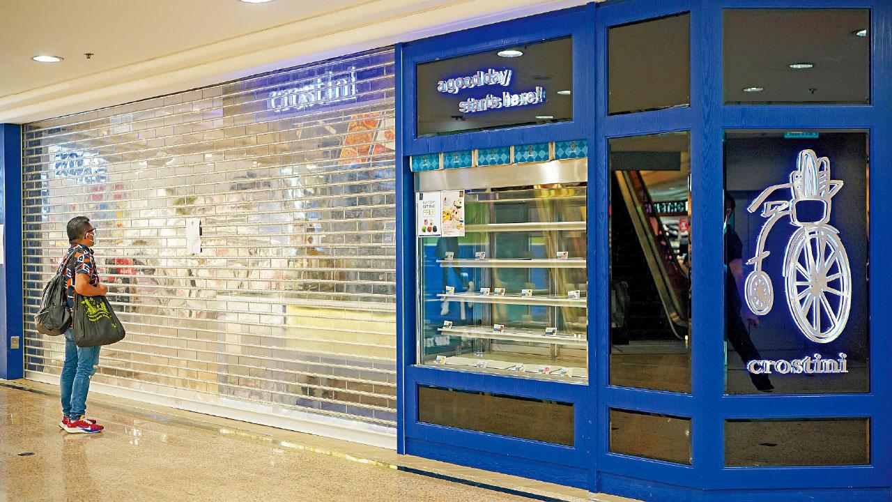 連鎖餅店Crostini周二深夜宣布即日結業 新人婚展買餅券憂成廢紙 負責人：我哋冇諗住執㗎