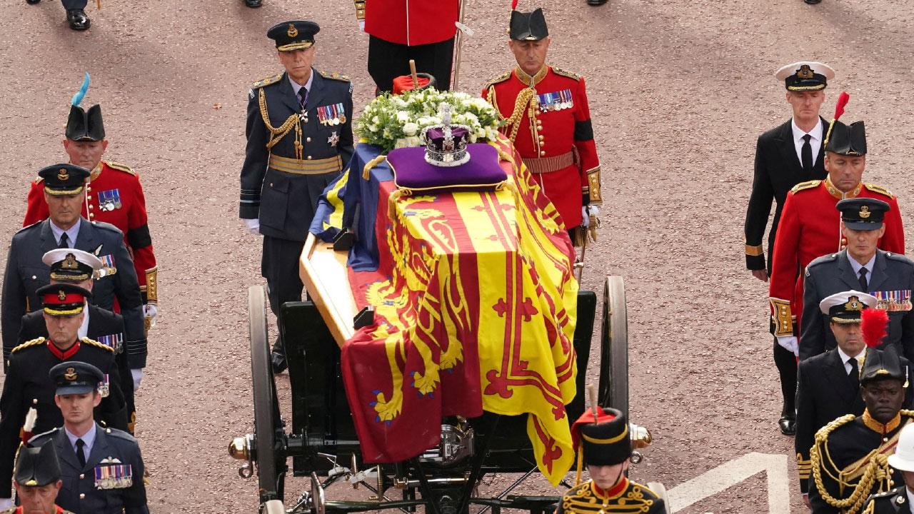 英女王的人氣與王氣