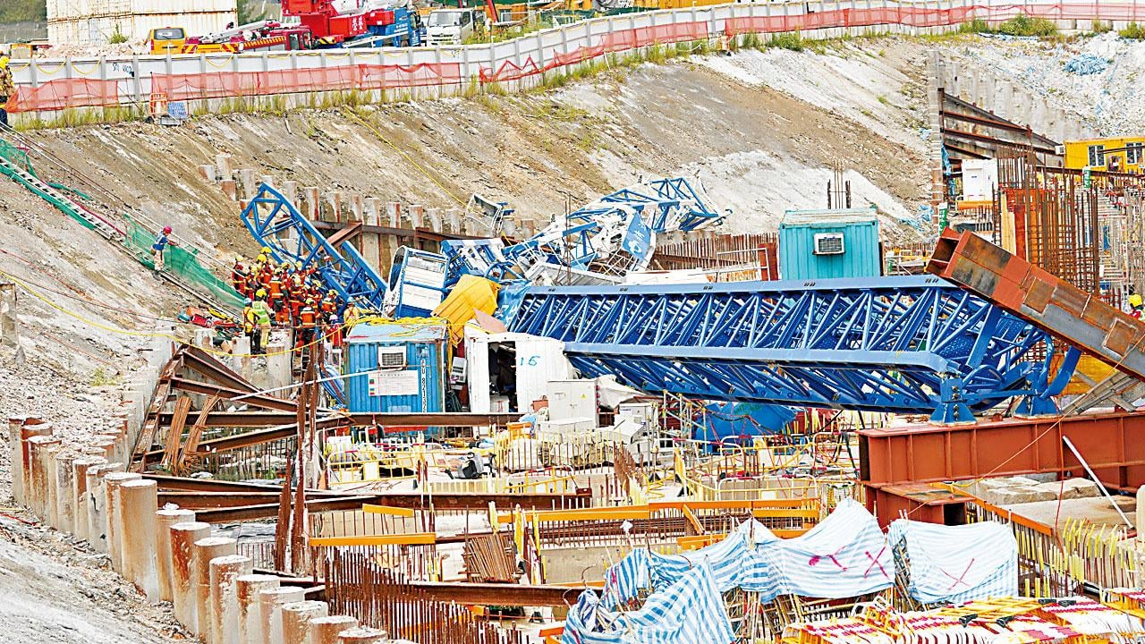 冧天秤地盤 10人已錄口供 發展局暫停精進建築投標至明年底