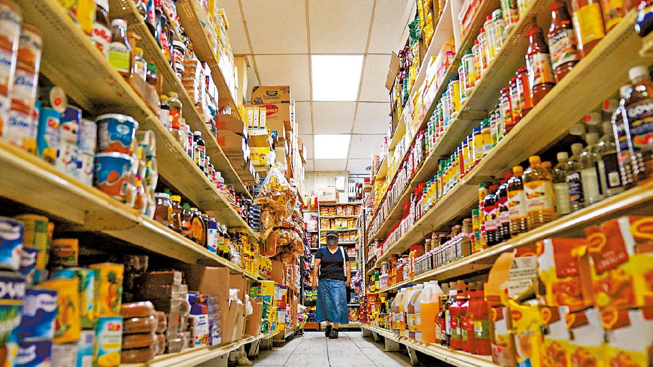 半年新低｜恐美下周加息1厘 大摩料試萬七 趨最熊預測