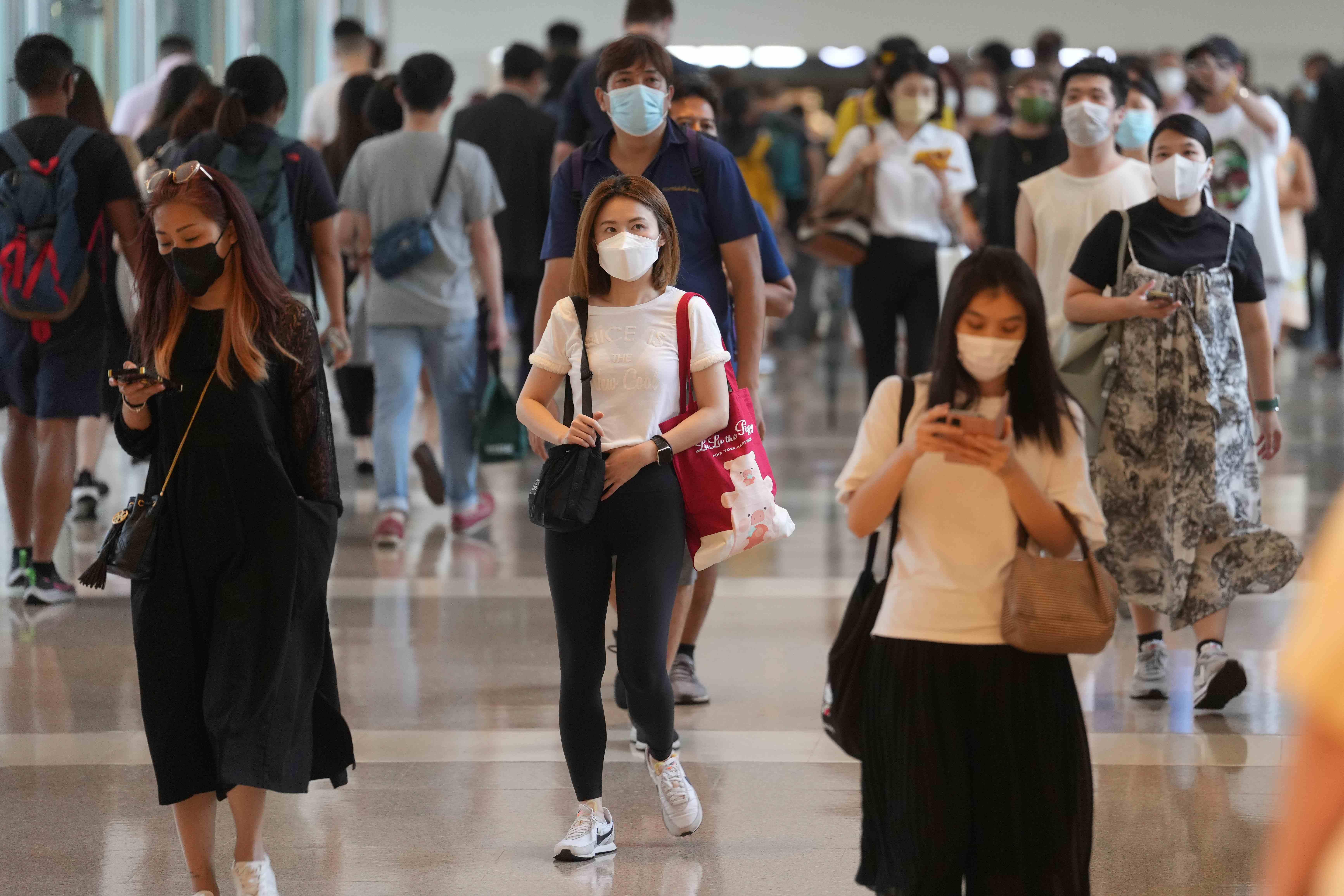 金鐘 口罩人潮配相