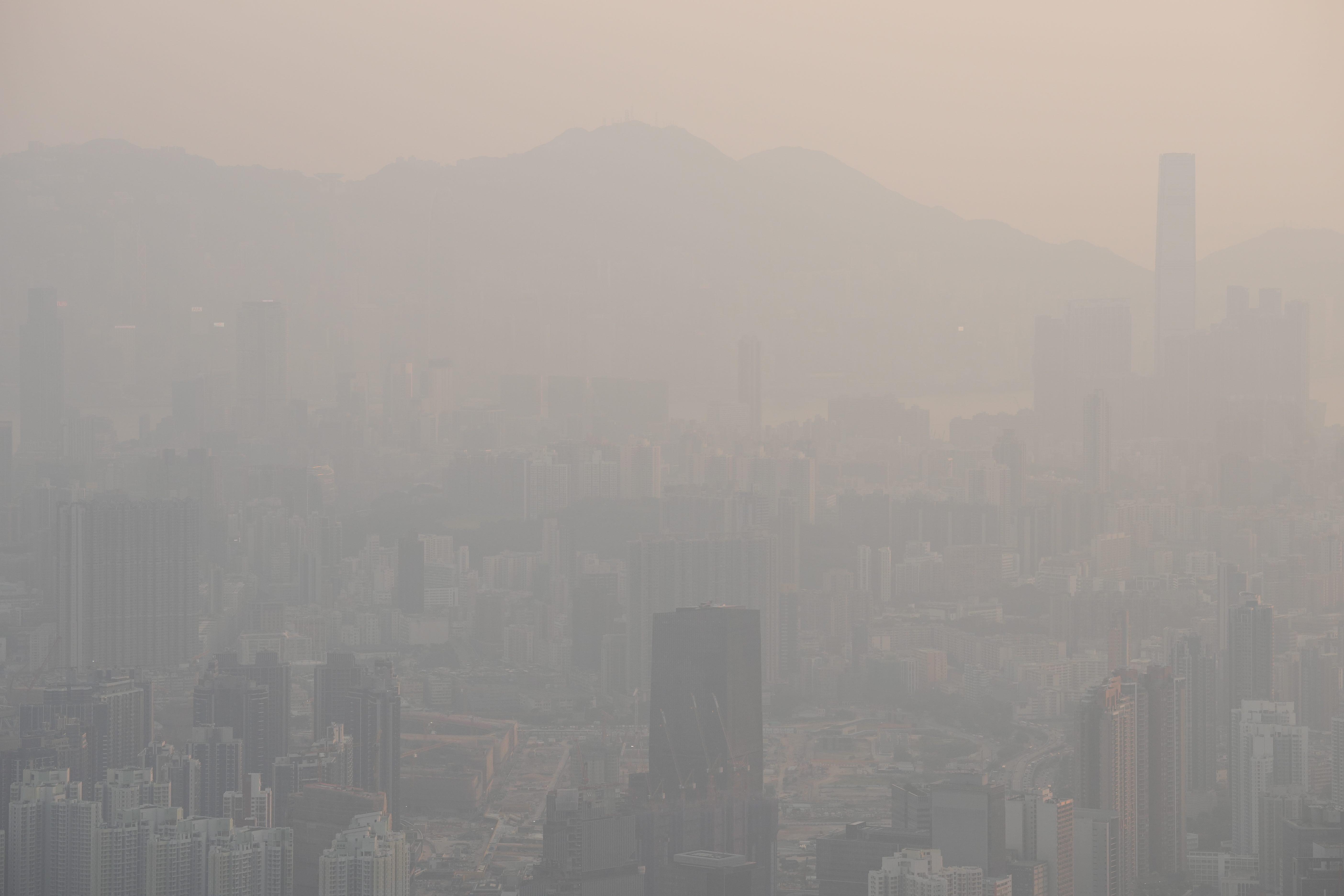 飛鵝山 環保署在多區錄得空氣質素健康指數達10+嚴重水平