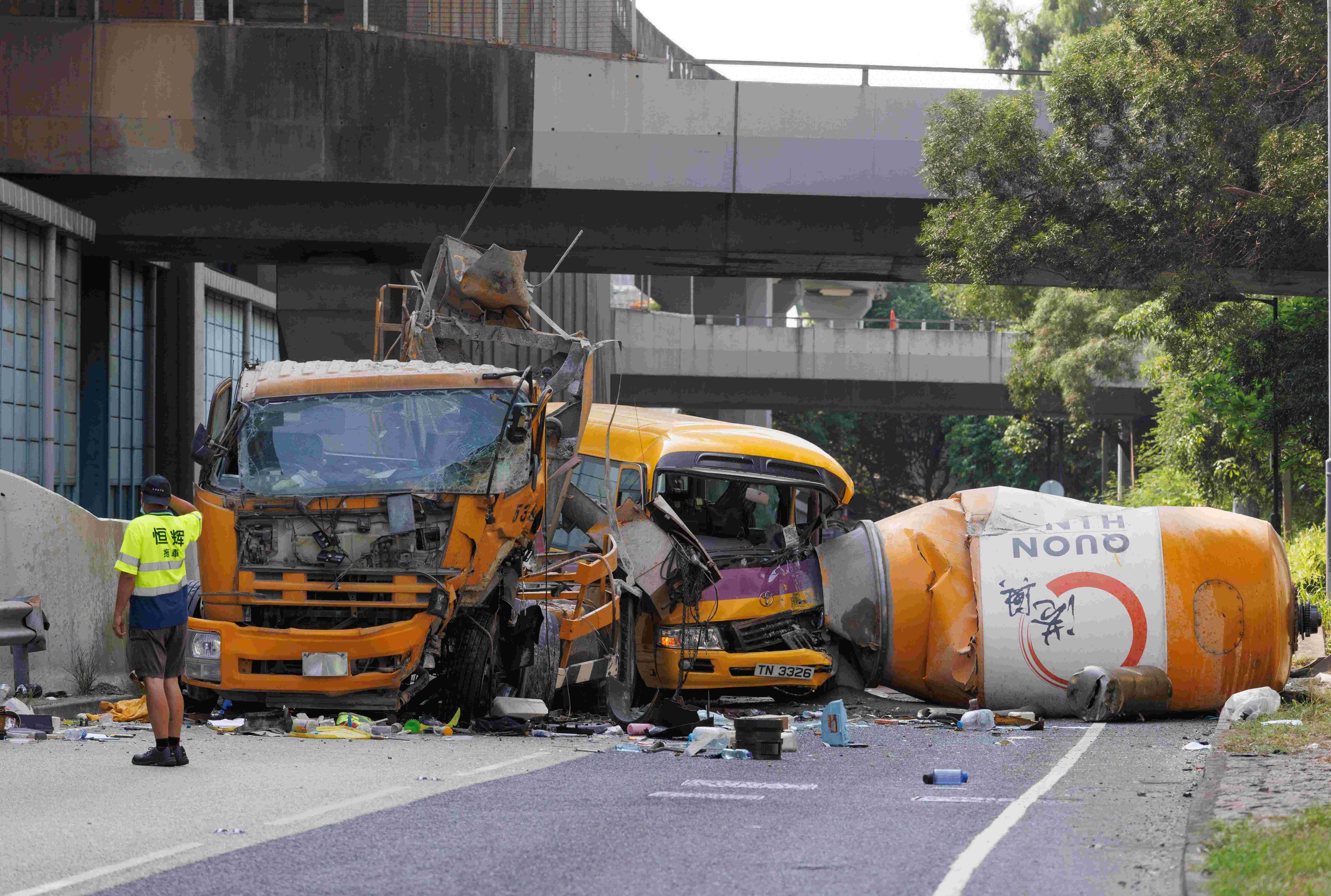 青沙公路 田螺車墮橋意外