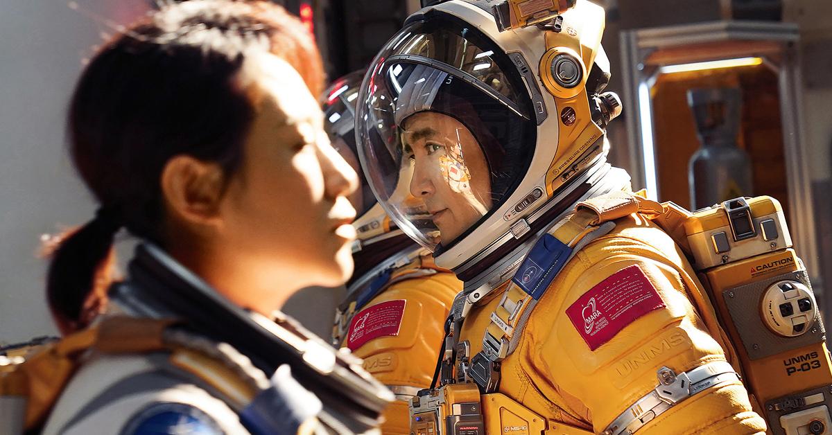 《獨行月球》30億人仔票房 月底來港上映挑機
