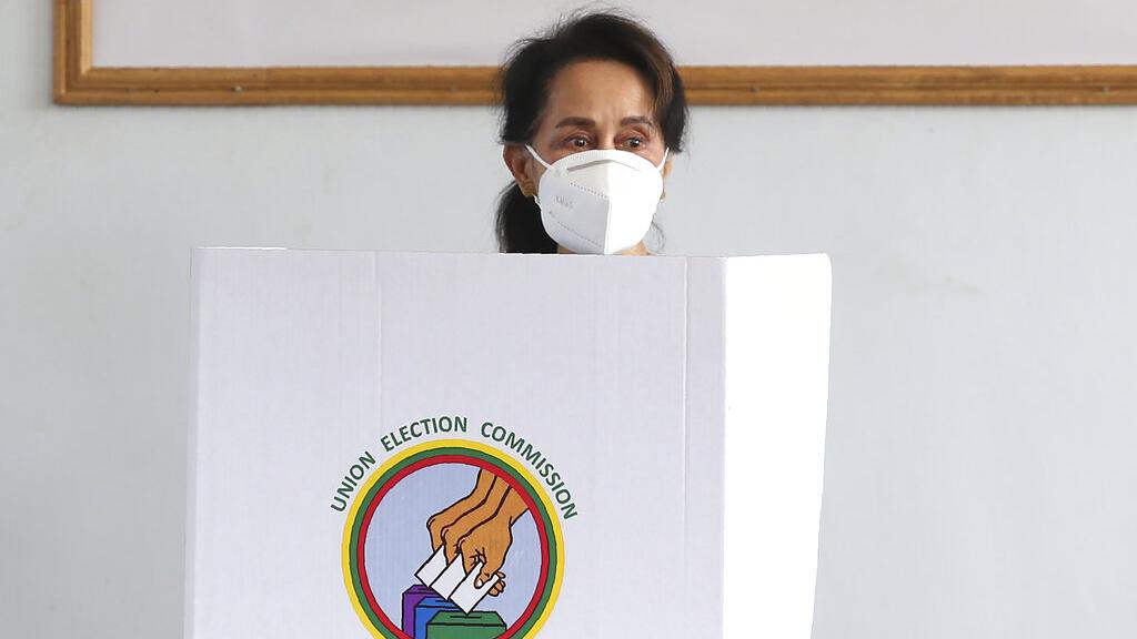 昂山素姬再被緬甸軍政府加刑。(美聯社)