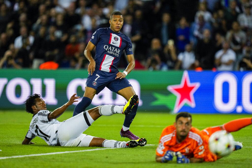 麥巴比的梅開二度，帶領巴黎聖日耳門主場贏祖雲達斯。(美聯社)