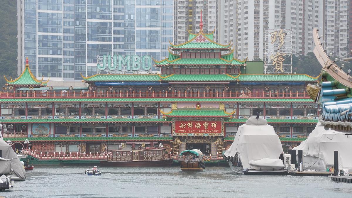 政府原擬活化珍寶海鮮舫，使其以非牟利方式在香港仔避風塘重生，成為南區富特色的歷史文化和旅遊景點。(資料圖片／陳奕釗攝)