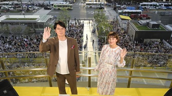 福山雅治柴崎幸CP現身福岡鬧市 勁吸7000粉絲