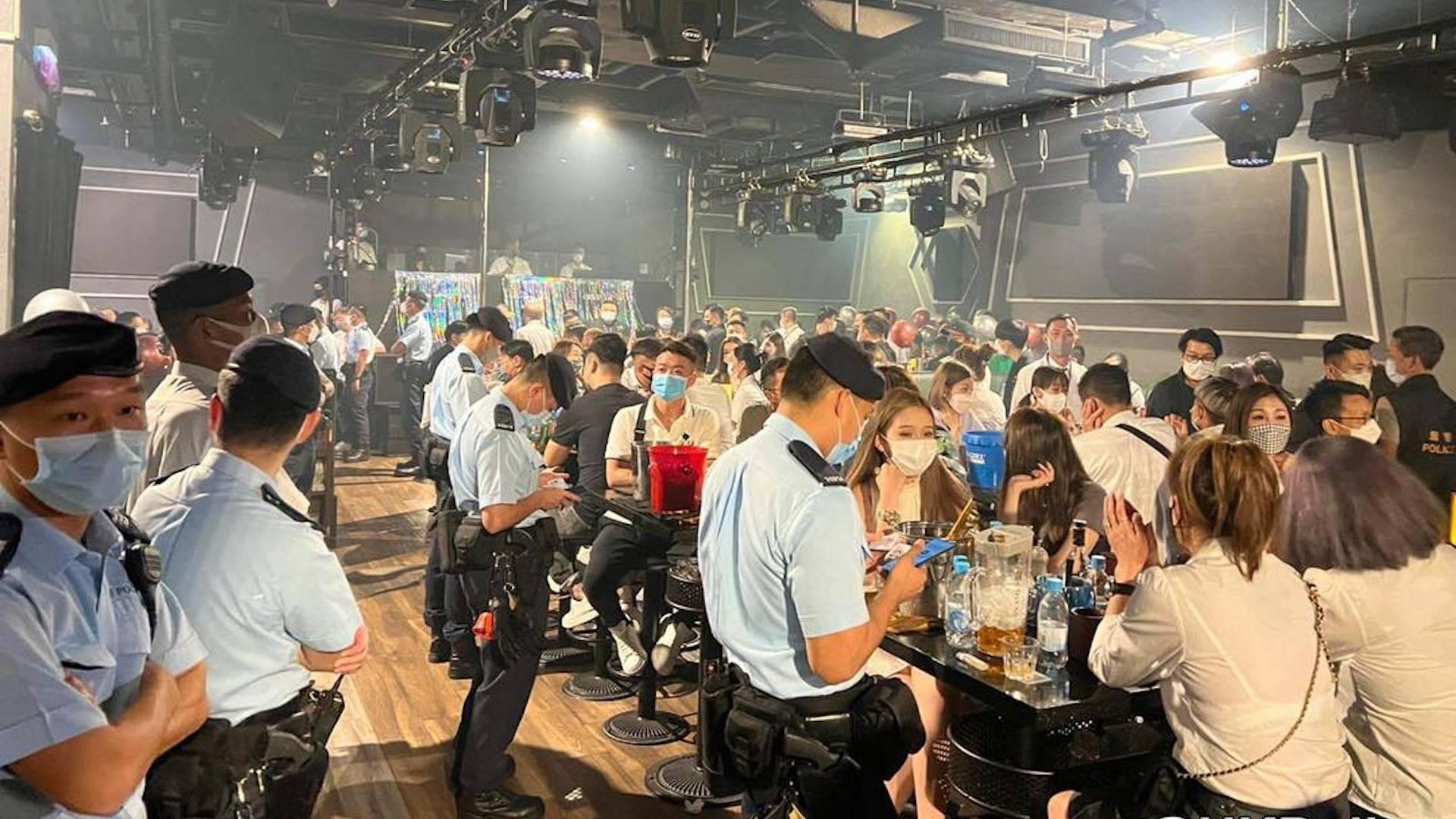 疫情｜警方跨部門執法一周巡查1083間場所　拘控23人派599張告票