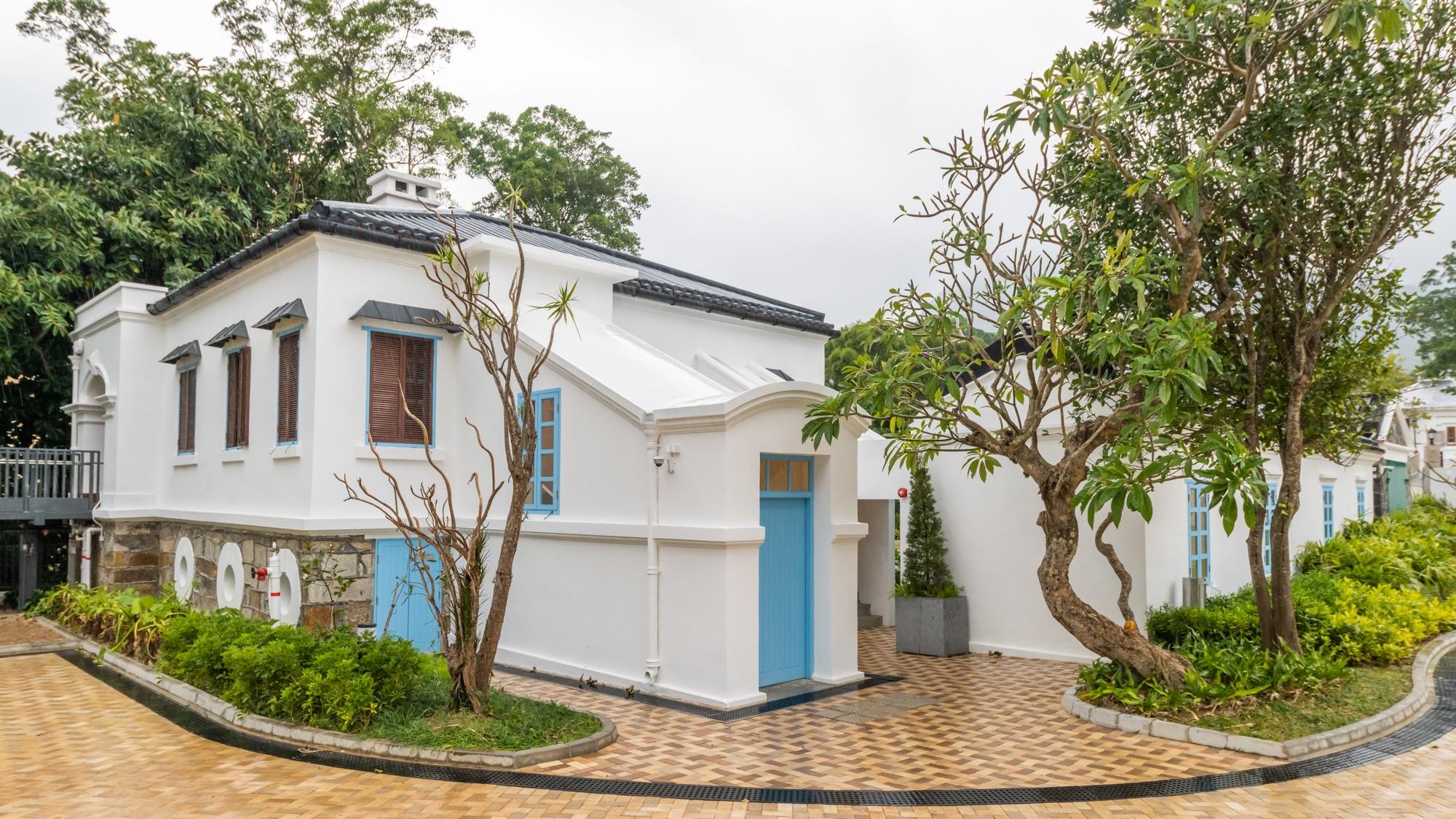 「薄鳧林牧場」為舊牛奶公司高級職員宿舍，由主樓、傭工宿舍和車庫組成。