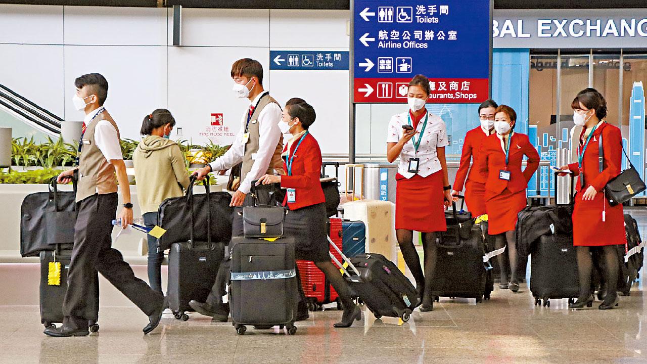 逐步復常 撤機組人員海外閉環 抵港變相「0+0」 梁子超指限聚令「名存實亡」