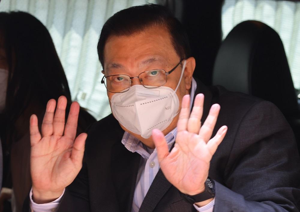 譚耀宗今日指，為二十大完結後可立即通關的想法並不實際。(資料圖片)