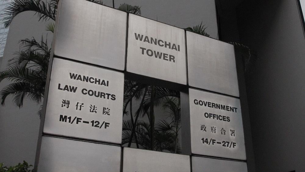 已停運的《立場新聞》案件，前總編輯鍾沛權及署任總編輯林紹桐，被控串謀發布煽動刊物罪，今日開審。