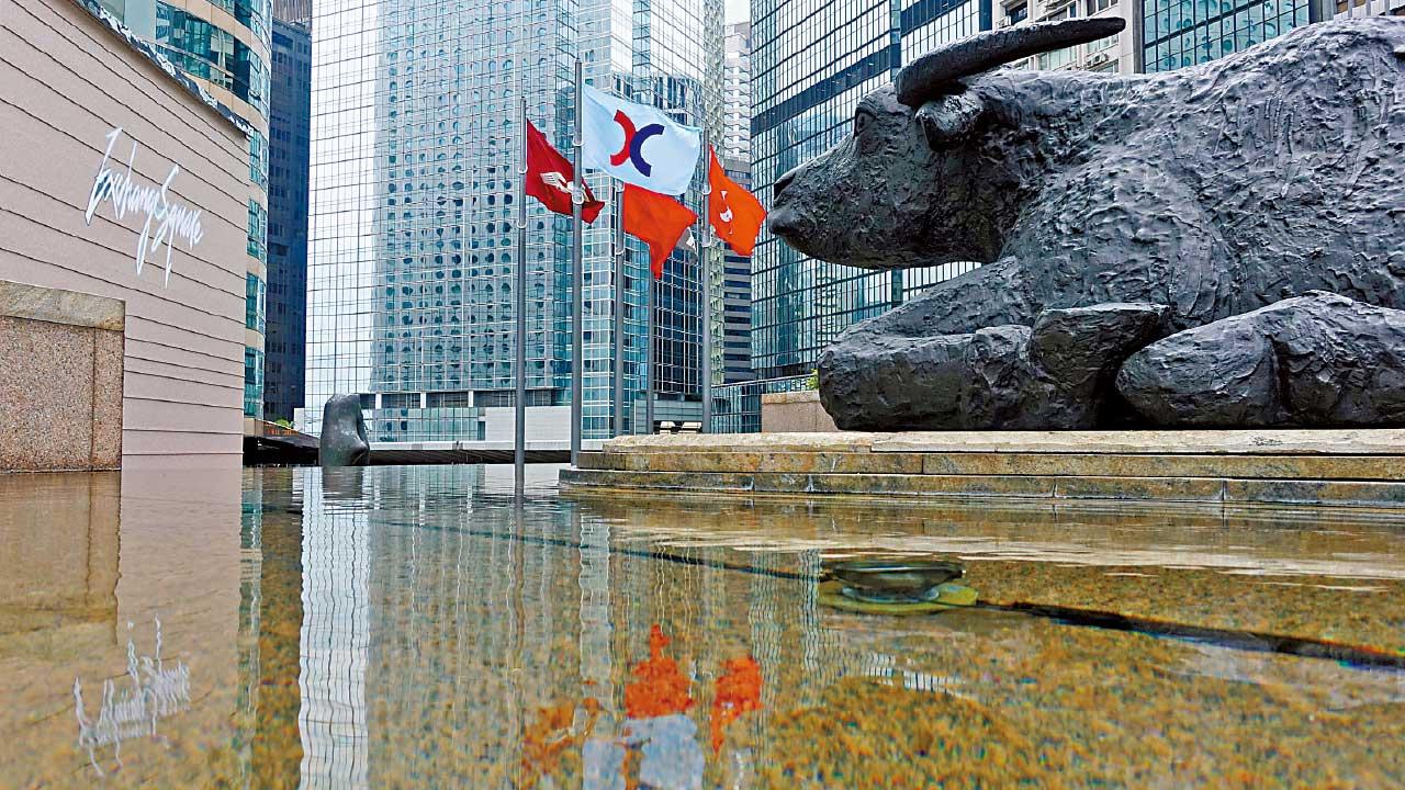 ATM未跌夠 外圍挫2%  萬六危！恒指試13年低