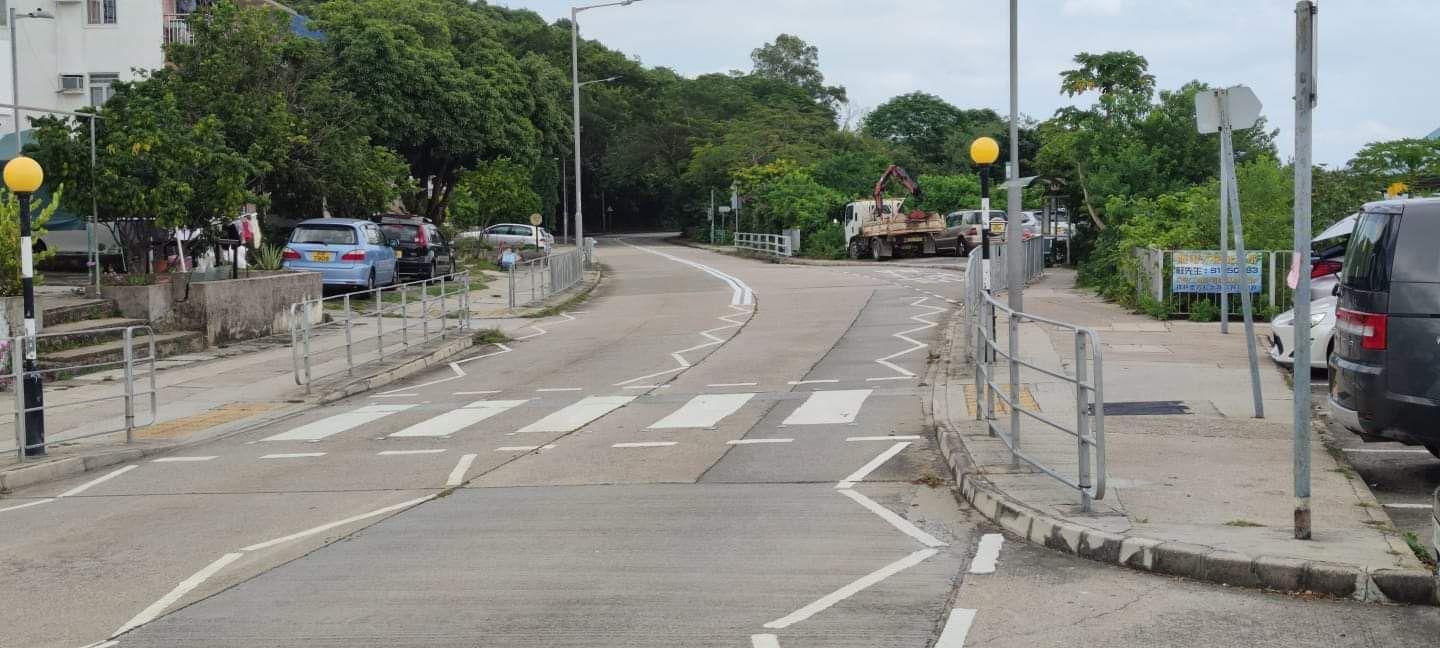 的士斑馬線未停車兼逆線行駛 警拘54歲司機涉危險駕駛