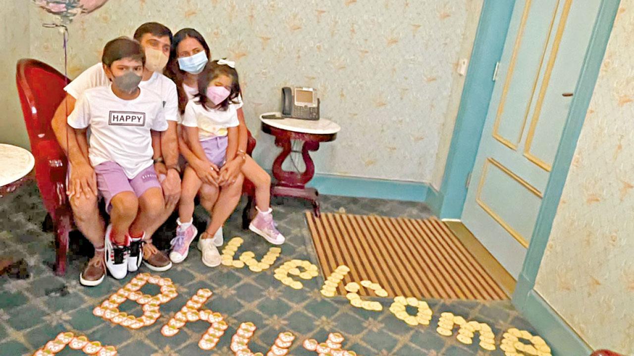 香港迪士尼「0+3」首批國際客 印度爸爸兌現承諾賀子女生日