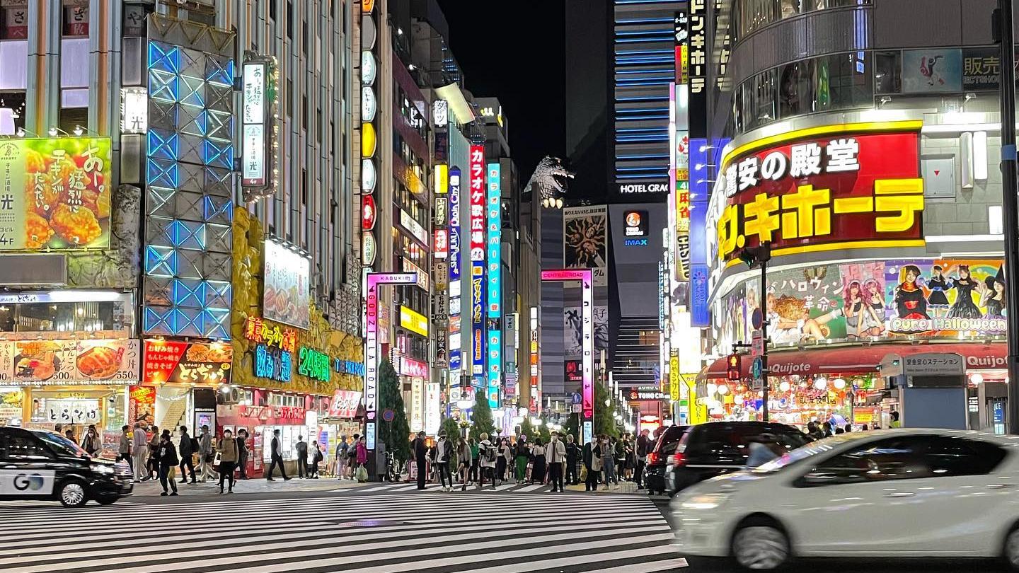 有AV女優指將會有更多女子到外國賣春。