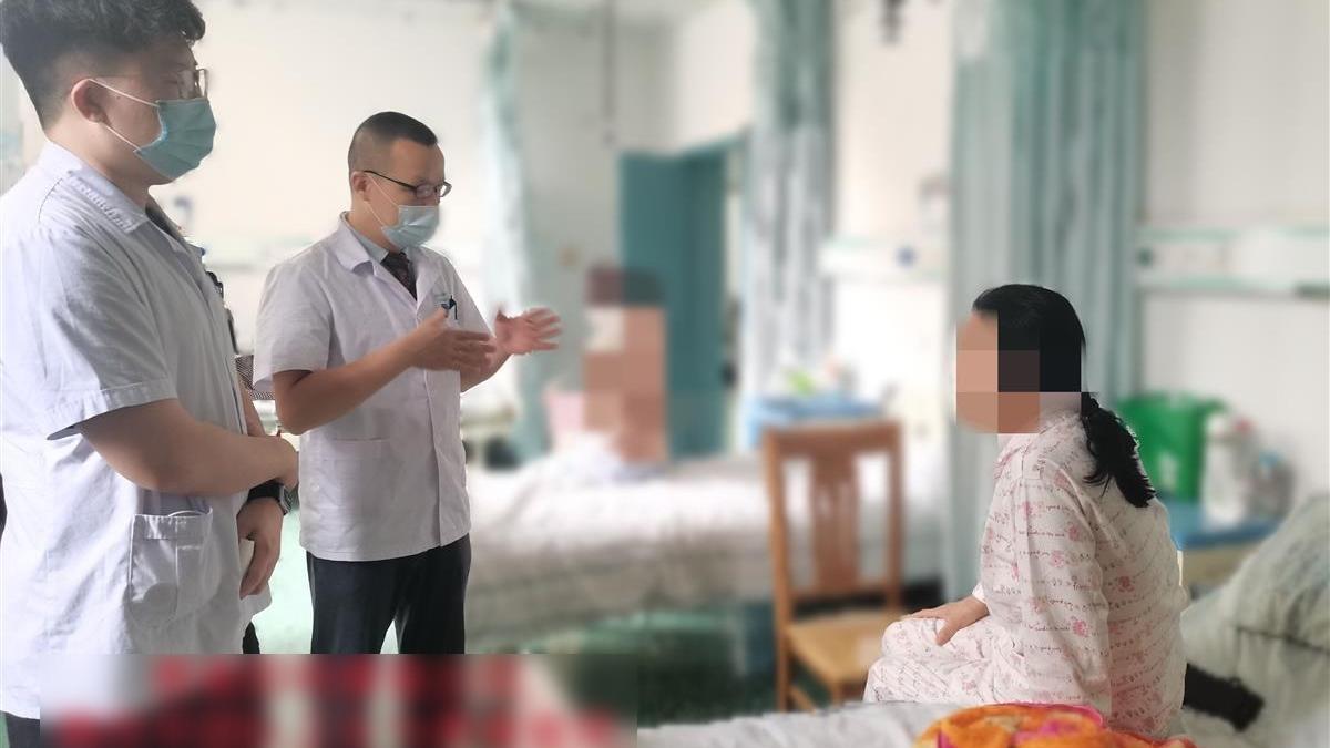 吳婆婆擁有4個腎和4條輸尿管，而且4個腎都生結石。(互聯網)