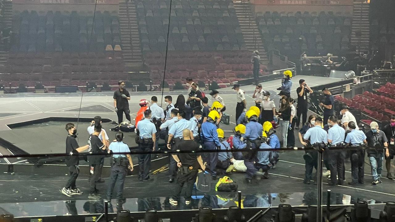 MIRROR演唱會意外調查報告將出爐，消息：警方清晨拘捕5人。(資料圖片)