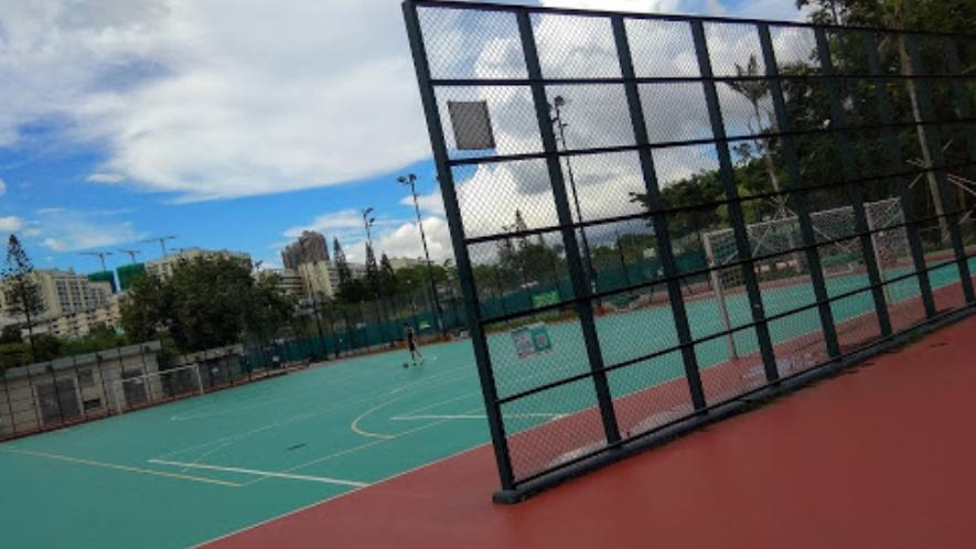 沙田男踢波被偷斜揹袋，失16.5萬元勞力士及逾萬元財物。(Google Map)