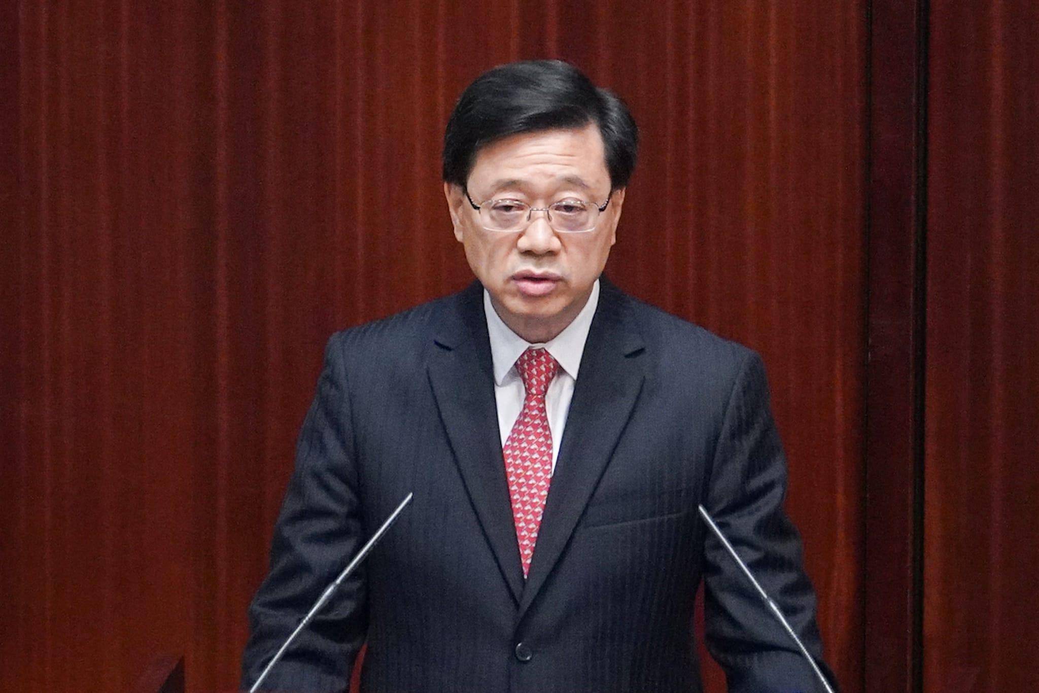 李家超表示快測已轉為「一條線」，身體已無大礙。(資料圖片)