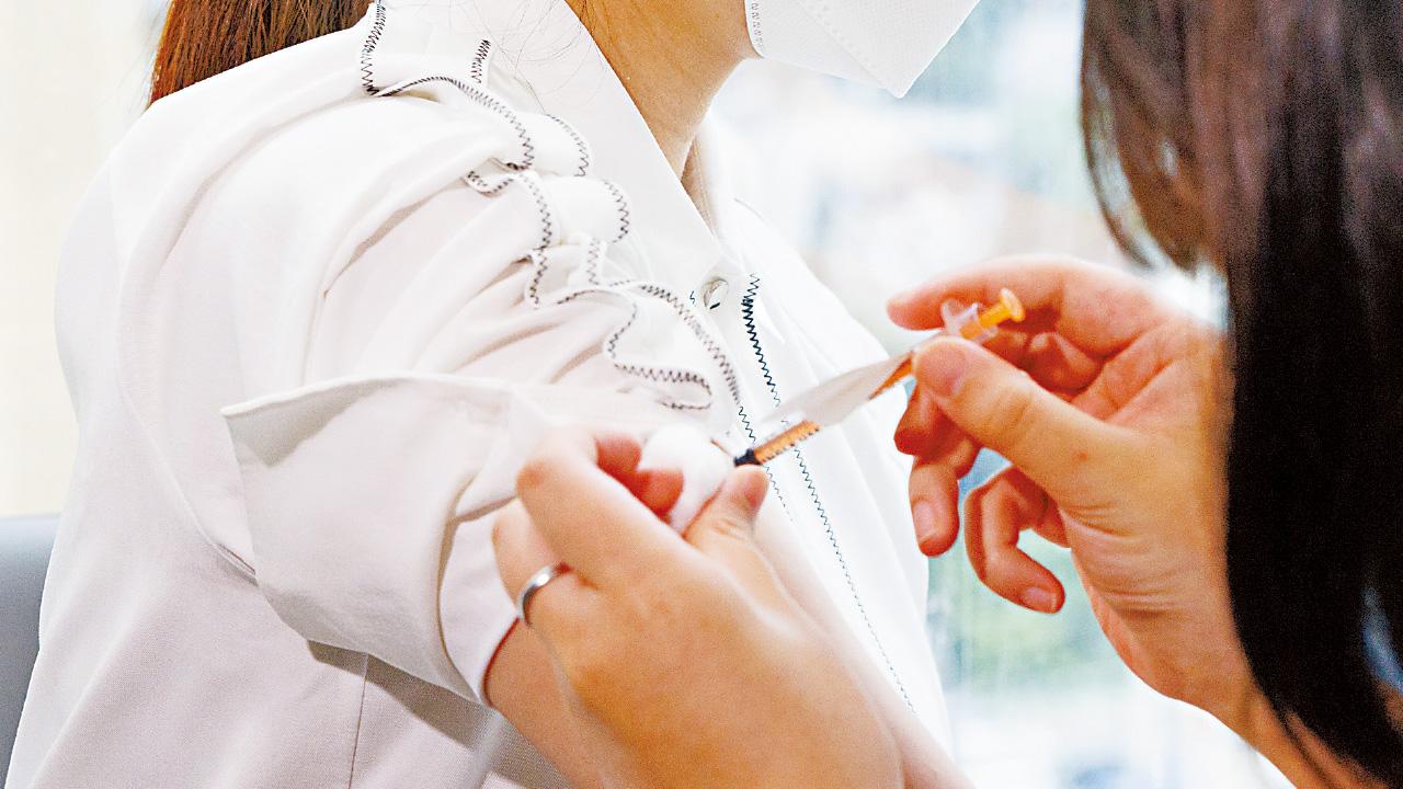 學會料聖誕節前開打 二價疫苗最快月底到港