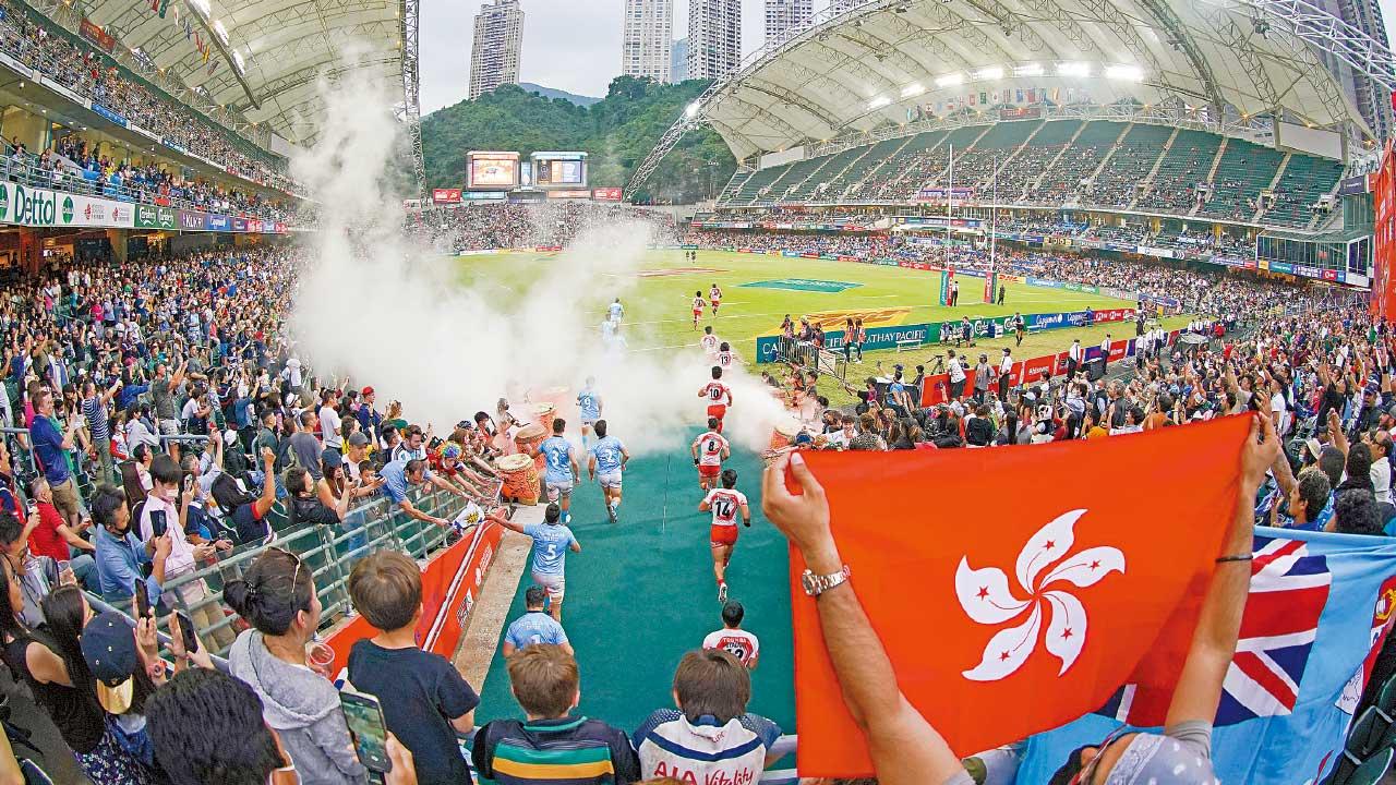 放寬防疫試金石？七欖3天觀眾脫罩飲食狂歡 專家料難撤「口罩令」