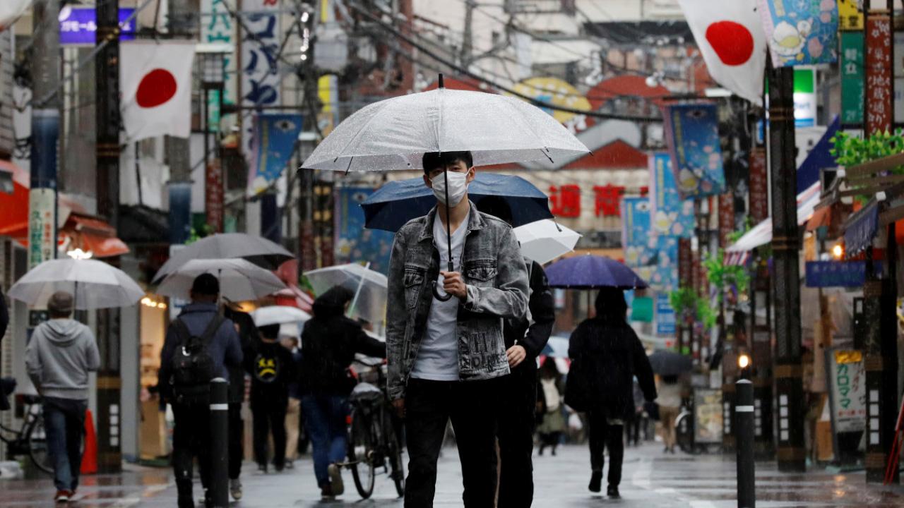 香港正急速日本化