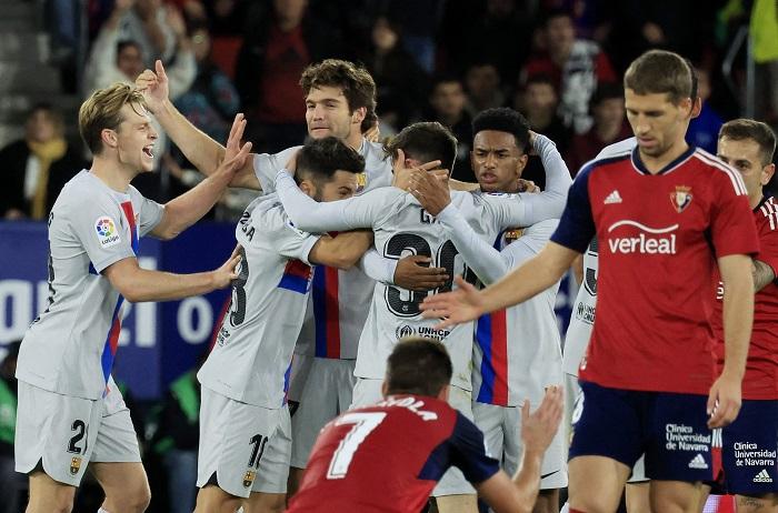 少打1人的巴塞仍以2:1擊敗奧沙辛拿。(路透社)