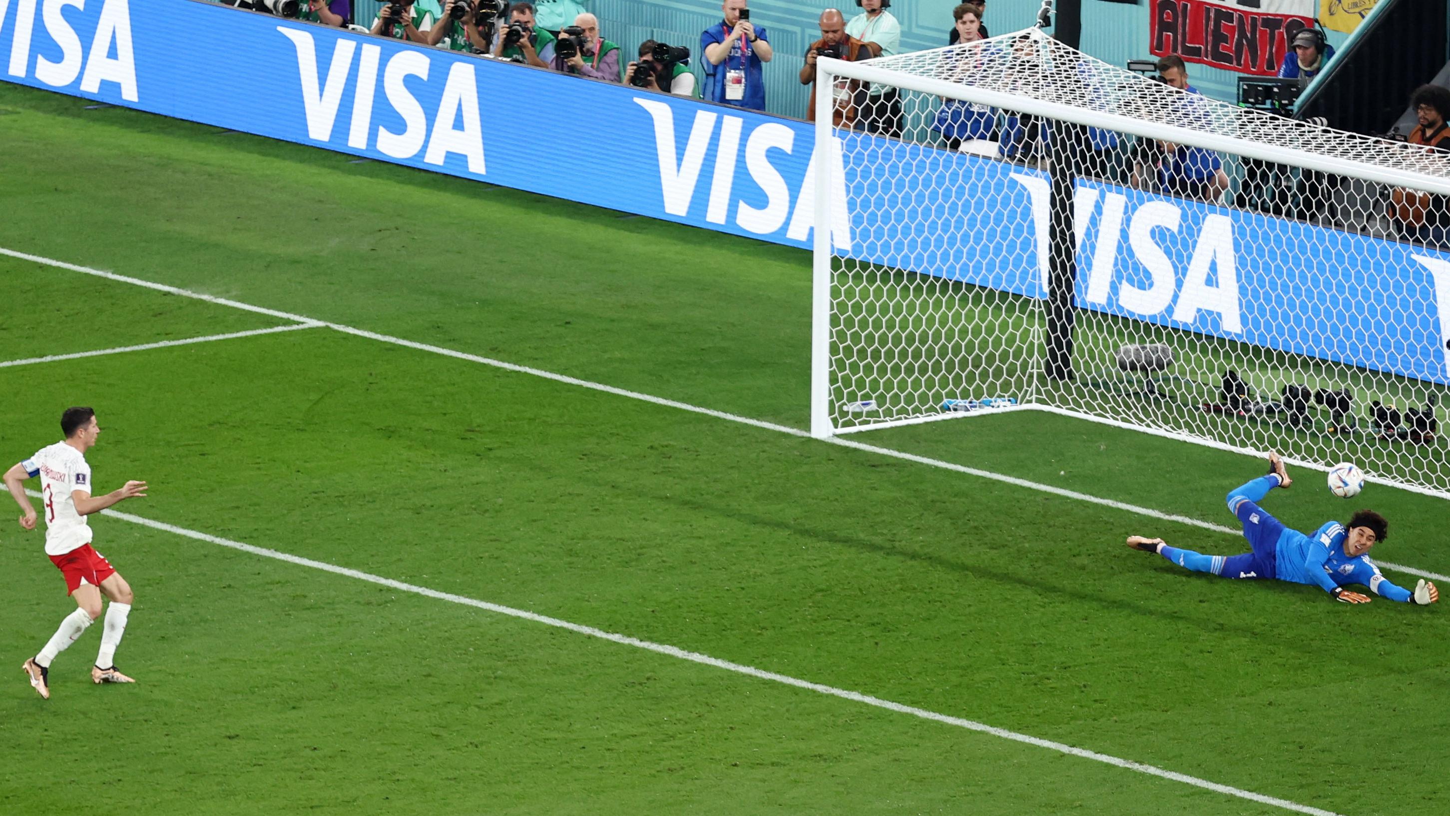 世界盃2022｜「墨西哥吳鎮宇」奧祖亞發威 救出12碼助墨西哥賽和波蘭