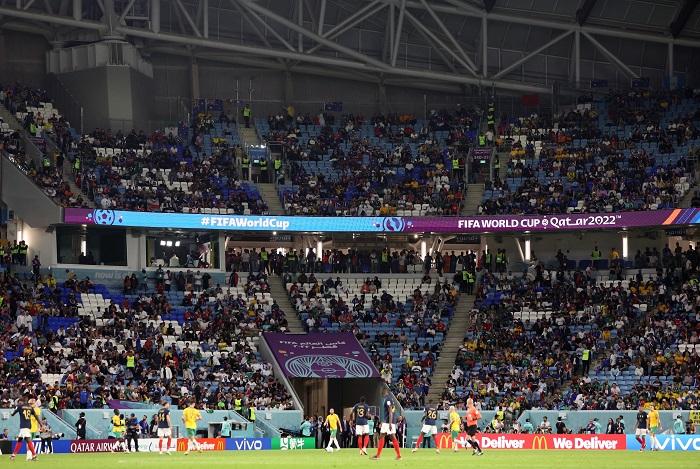 世界盃多場賽事都被指出入場人數大於球場容量。(路透社)