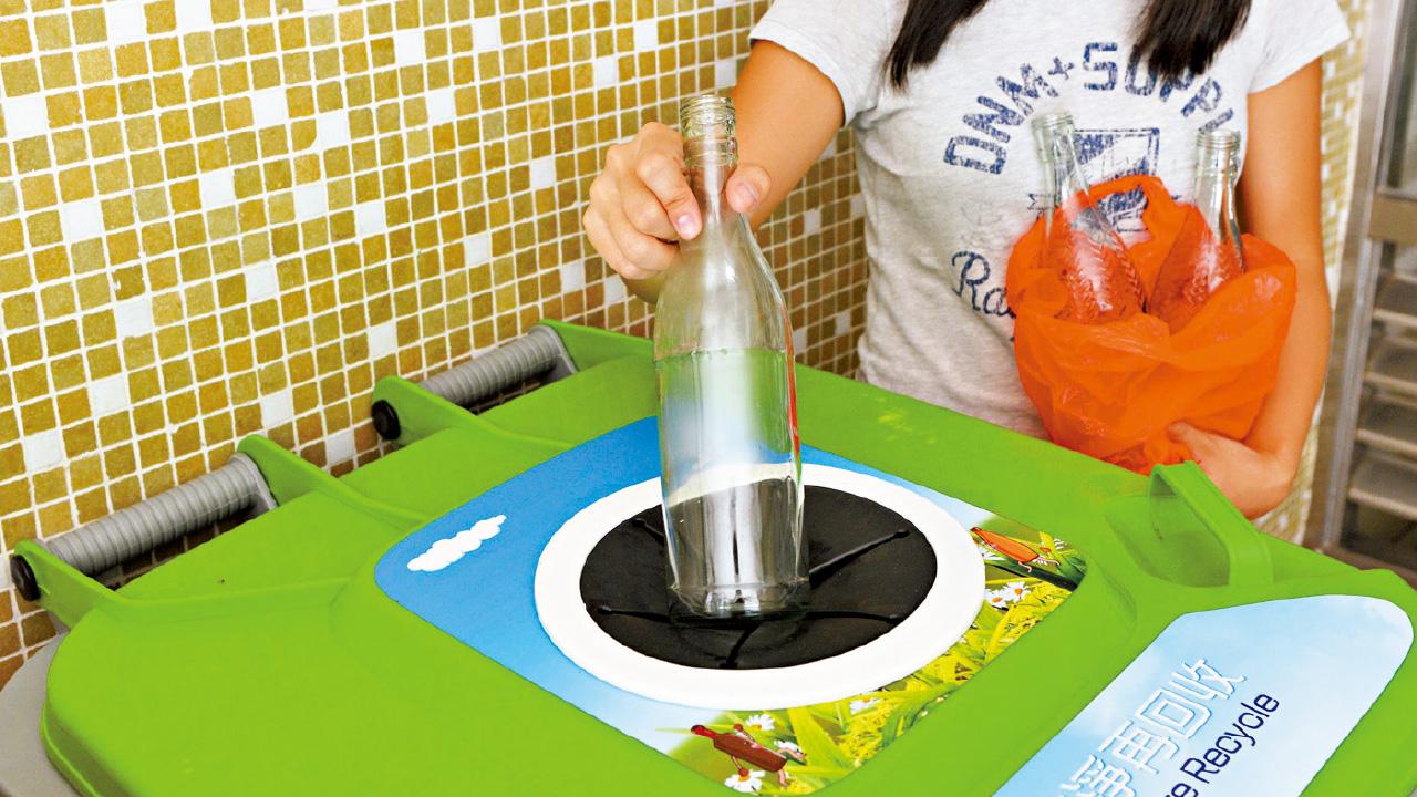 玻璃樽徵費明年生效 供應商每公升樽須繳0.98元