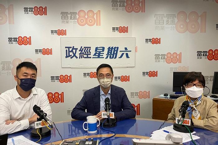 楊潤雄接受電台訪問。(商台提供圖片)