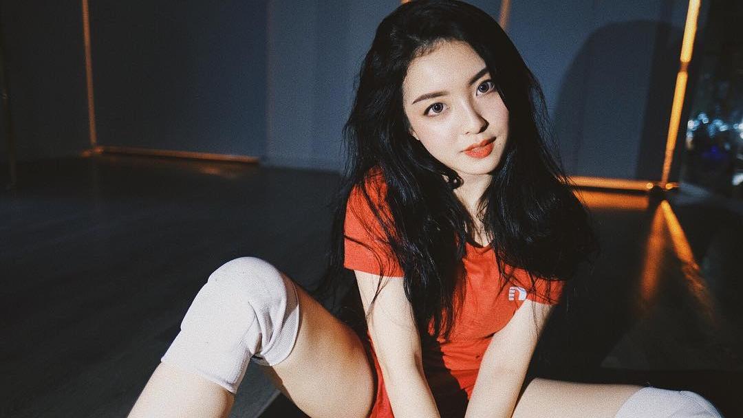 貝依霖捲涉推廣非法賭博活動 出po否認︰全世界嘅事都關我事啦