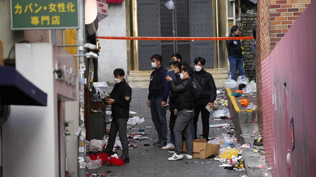 梨泰院人踩人｜想走都走唔到 男子一正確決定 一家三口逃出鬼門關