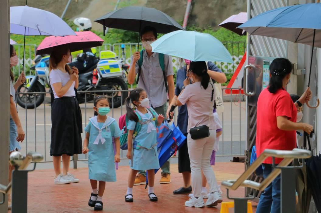 疫下家長壓力大　逾10%受訪父母中至重度抑鬱