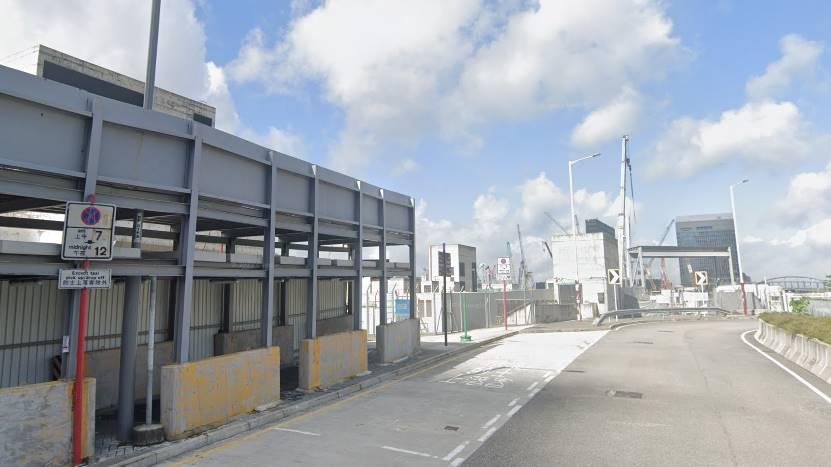 柯士甸道西酒店地盤工人拉白布追薪　涉17人拖糧85萬