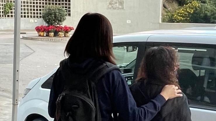 警方觀塘掃黃拘63歲婦。