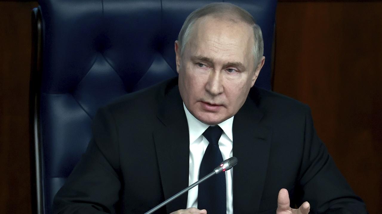 普京簽署法令，禁出口石油予對俄限價國家。(資料圖片)