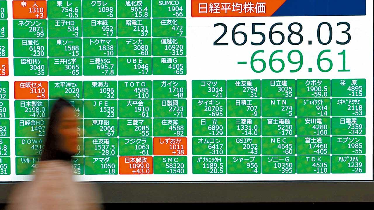 出乎意料｜¥飆逾3% 兌港元撲5.9 日央行疑轉鷹 股匯債波動