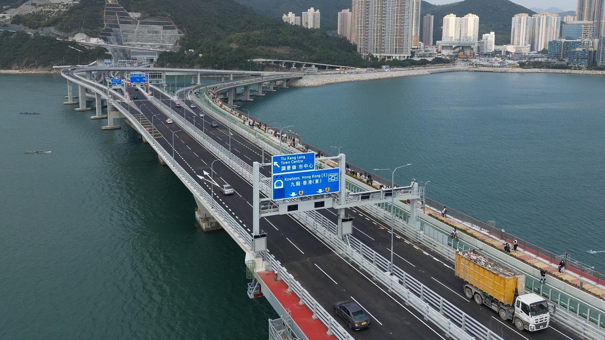 將藍隧道和將軍澳跨灣連接路12月11日通車。