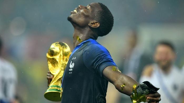 無緣出戰今屆世界盃決賽周的普巴，拍片為法國隊打氣。(資料圖片)