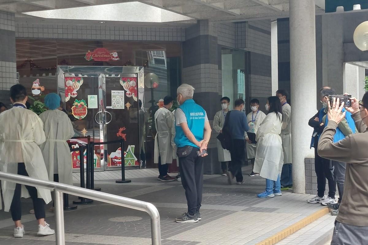 當局在麗港城第五座發現11人違反強制檢測公告。(FB群組「麗港城討論區」)