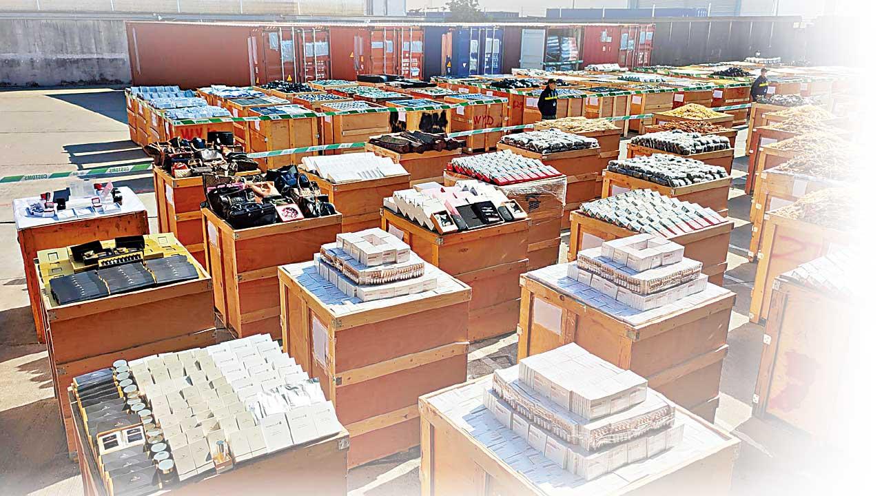 破獲今年第二大宗海路走私案 海關檢市值2億海味紅酒黑膠碟