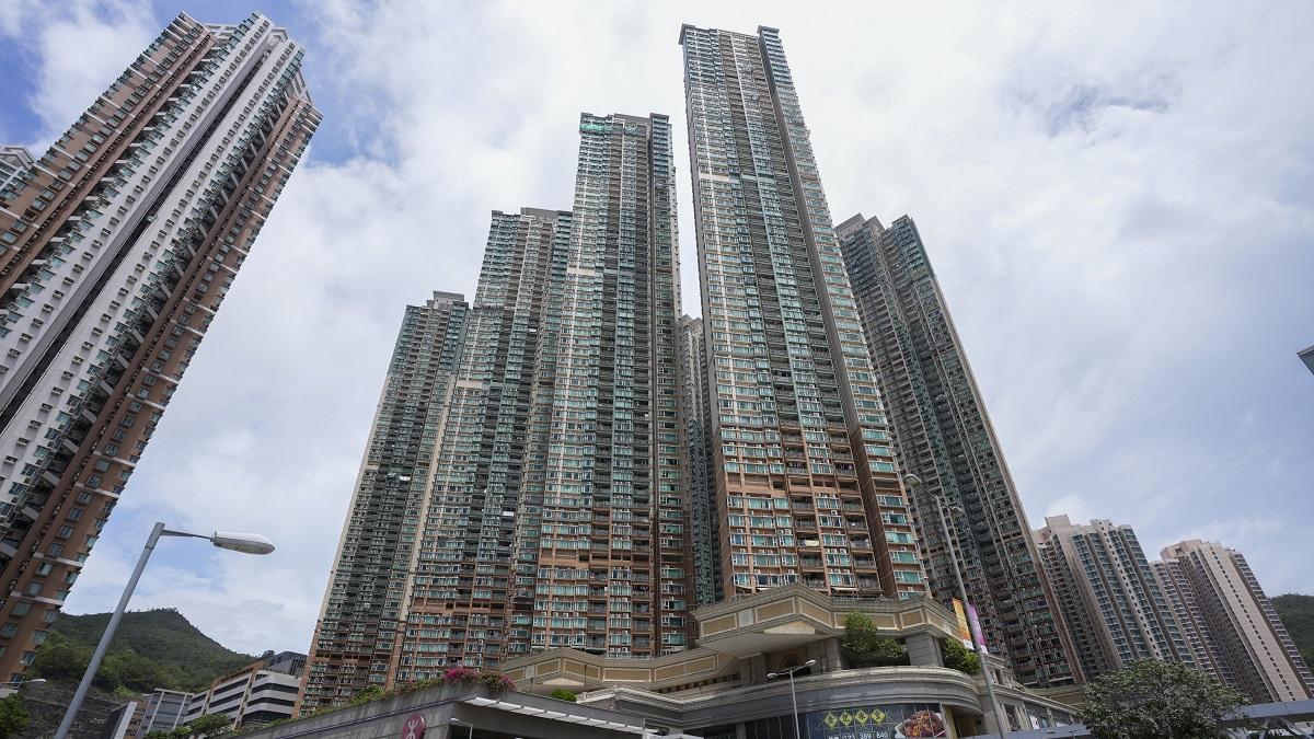 都會駅有大廈被納入強制檢測公告。(資料圖片／陳奕釗攝)