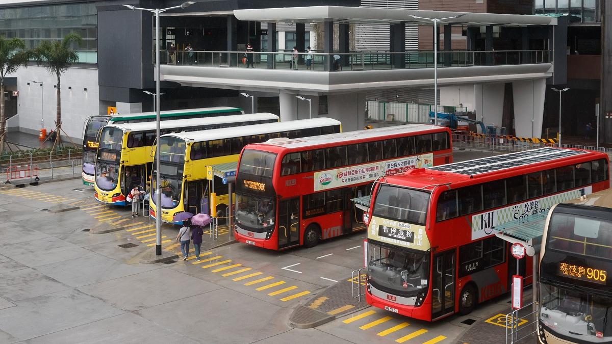 據了解，有專營巴士公司近日因大量車長隔離或檢疫，影響巴士服務和班次。(資料圖片／蘇文傑攝)